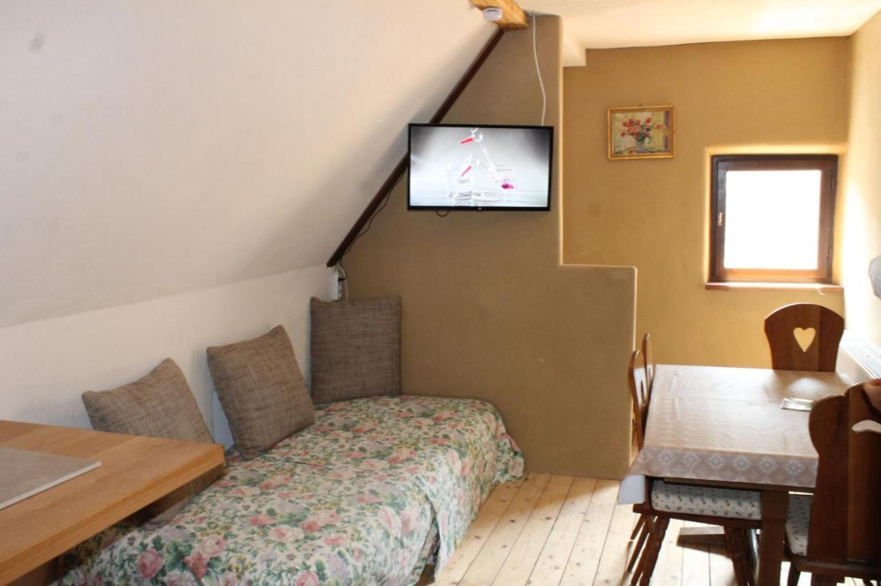Feriengut Zum Trinkstorch Apartment Leinsweiler Exterior photo